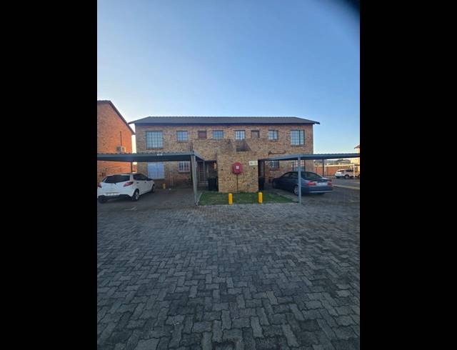 2 BEDROOM TOWNHOUSE FOR SALE IN KOOKRUS